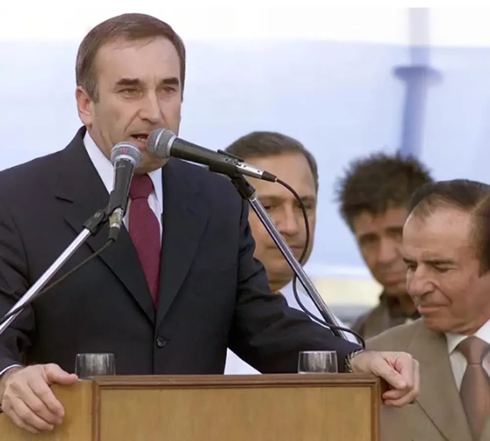 Luis Patti con Carlos Menem en un acto