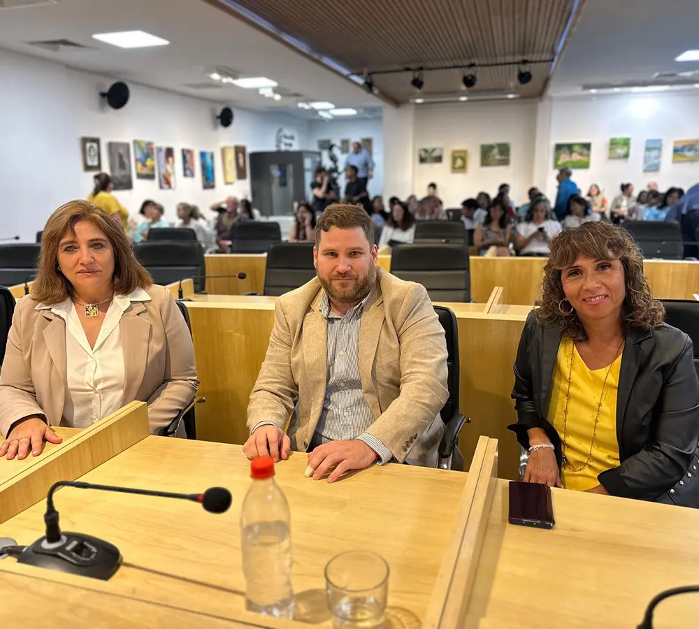 Los tres consejeros escolares de La Libertad Avanza