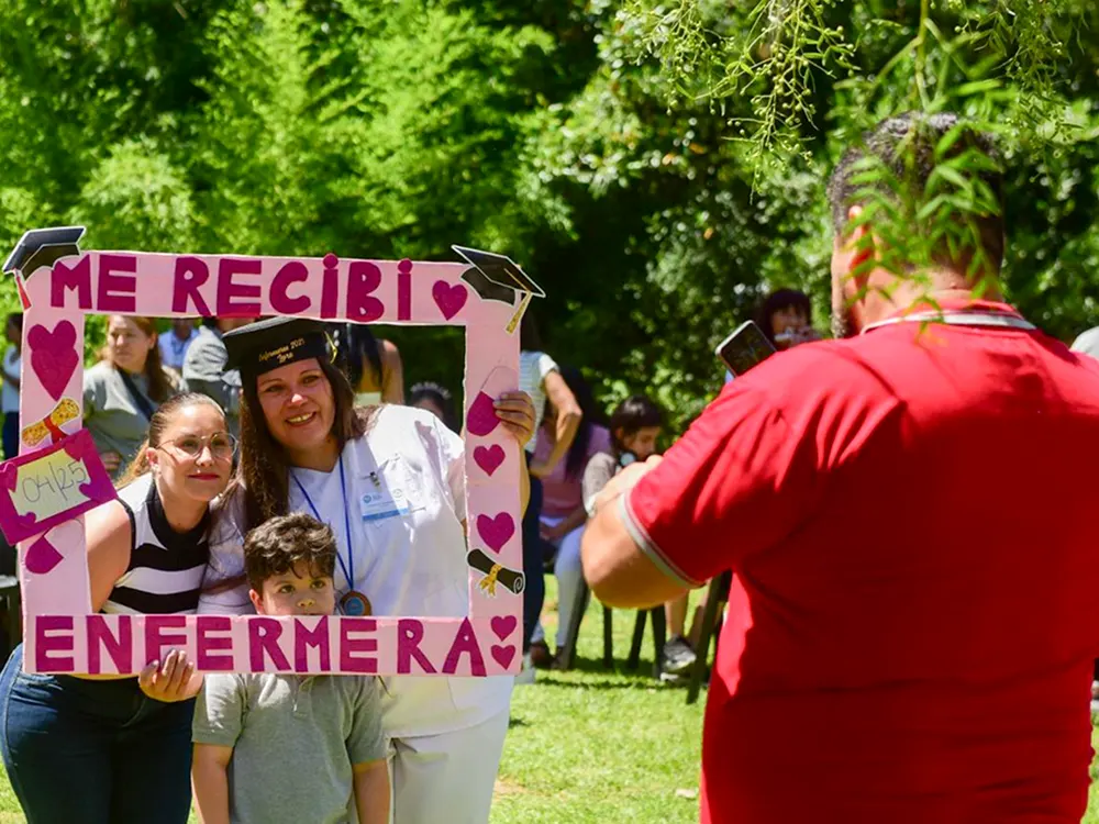 Una egresada de Enfermería del Polo Educativo Superior