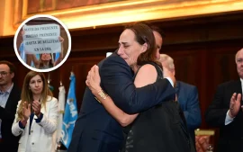 La ceremonia de entregas de diplomas en la uba tuvo momentos alegres y emotivos. Pero también tristeza por el recuerdo de la estudiante que se suicidó en septiembre.