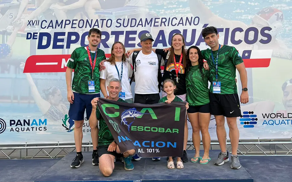 Equipo de natación del Club Independiente de Escobar