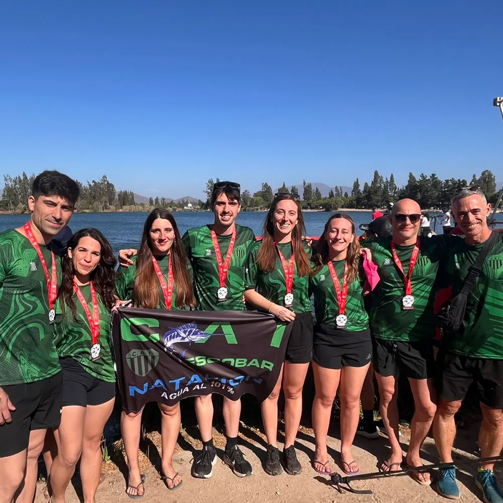 Equipo de natación del Club Independiente de Escobar