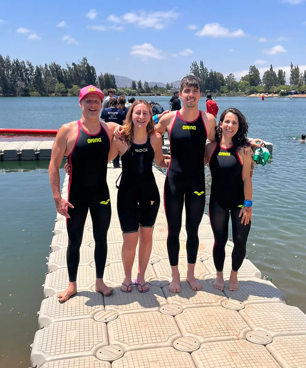 Equipo de natación del Club Independiente de Escobar