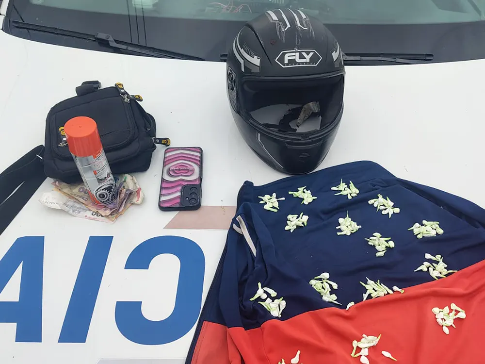 Al joven le incautaron 160 gramos de cocaína, su morral y 80 mil pesos en efectivo.