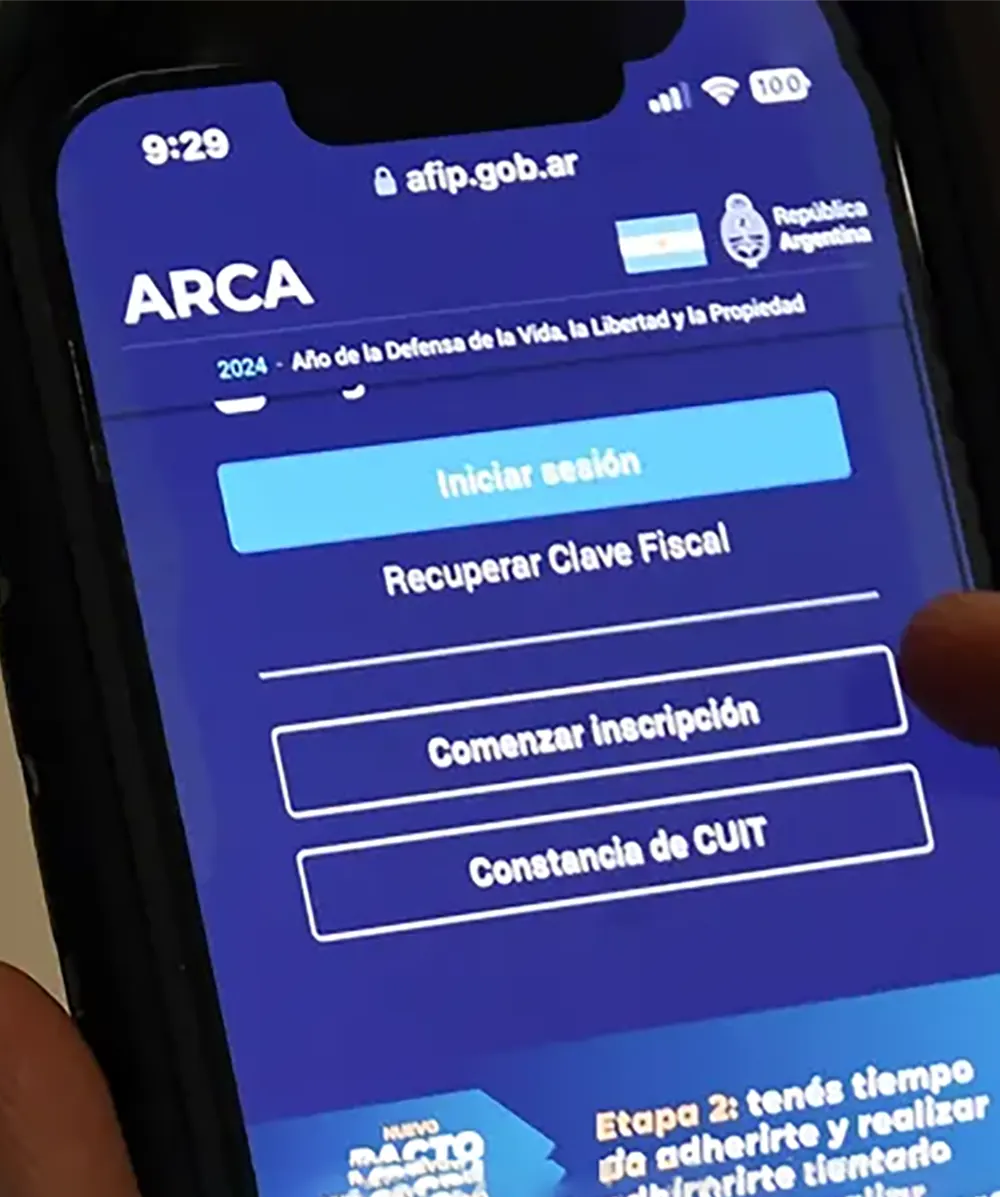 Portal web de ARCA visto desde el celular.