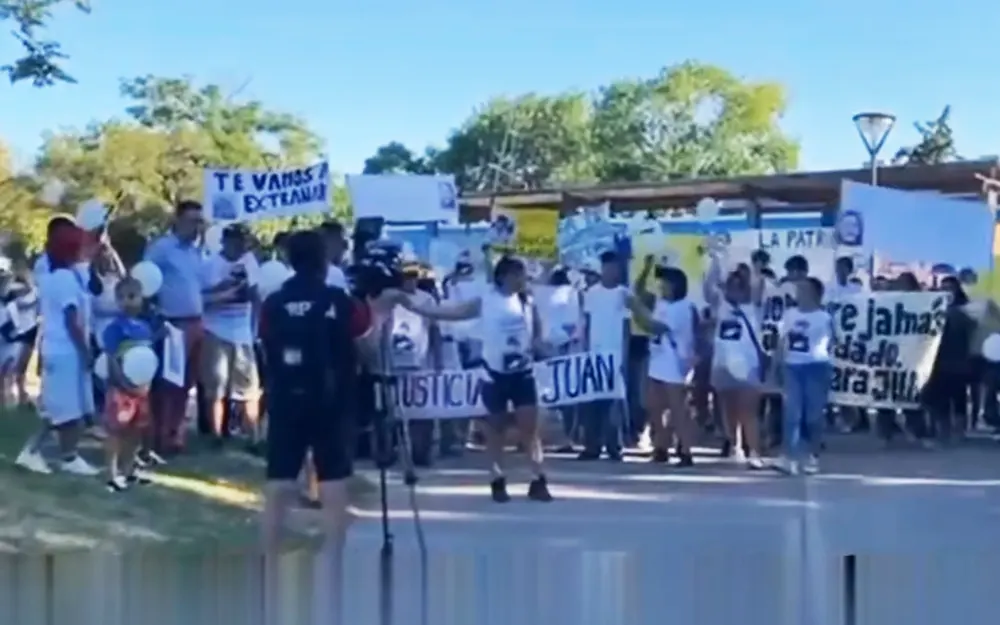 Marcha Juan Cruz Movilización en Maquinista Savio por Juan Cruz