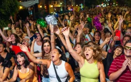 Algarabia en la peatonal ochentosa