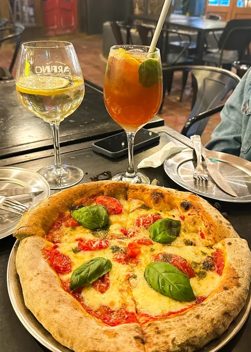 Pizza de estilo contemporánea