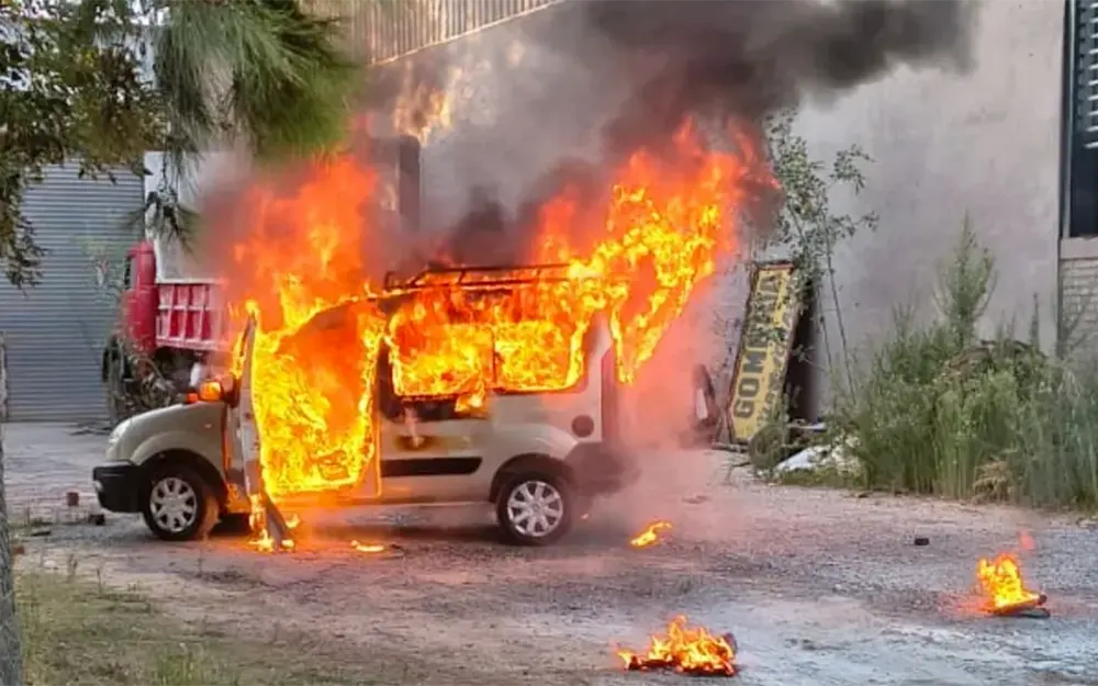 Policía Municipal salvó la vida de un hombre que se prendió fuego en Escobar