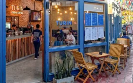 Vista externa de Turín Pizza & Coffee