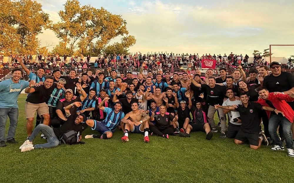 Atlético Escobar venció a Ferro y ascendió al Torneo Federal A en una histórica campaña