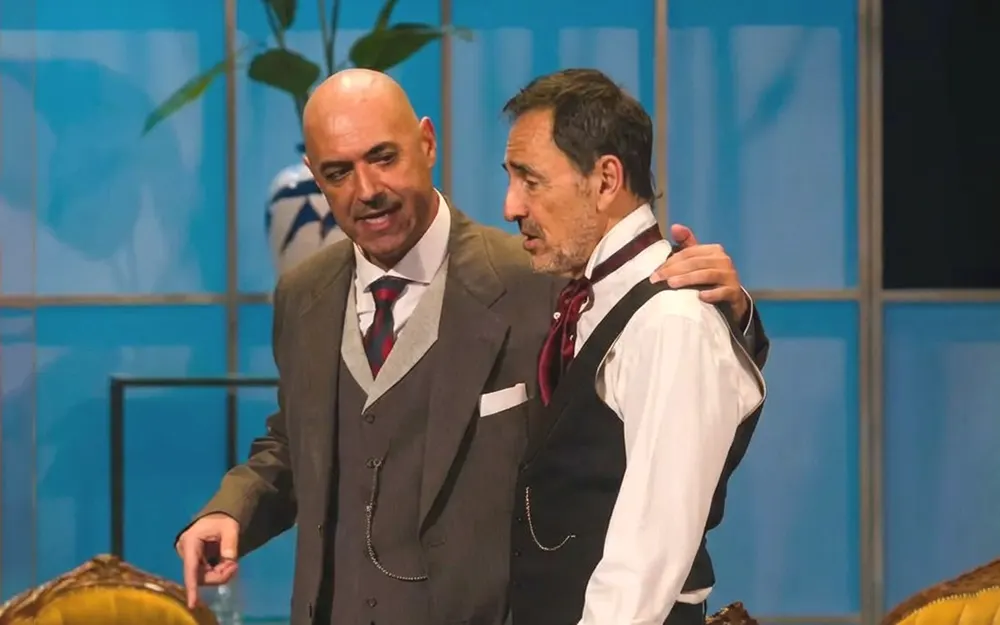 El escobarense Fernando Sureda brilla junto a Martín Seefeld en el teatro Alvear