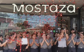 Apertura de Mostaza y su trabajadores.