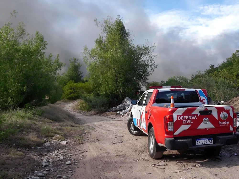Defensa Civil en el predio de Maschwitz.