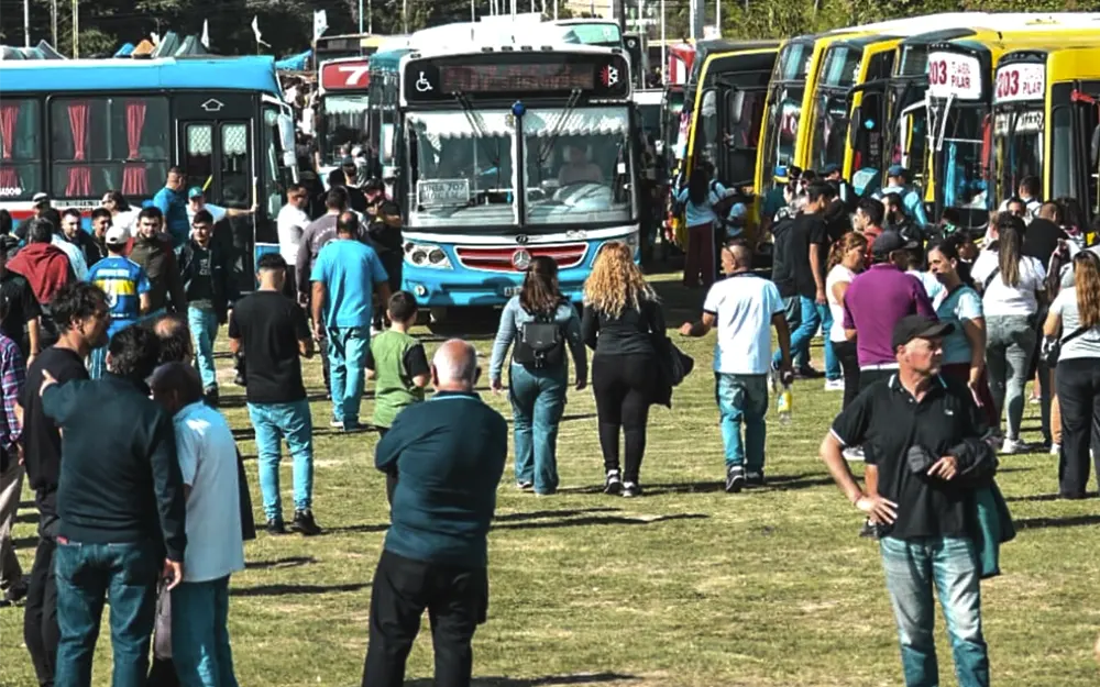 Escobar será sede de una exposición de colectivos y autos clásicos