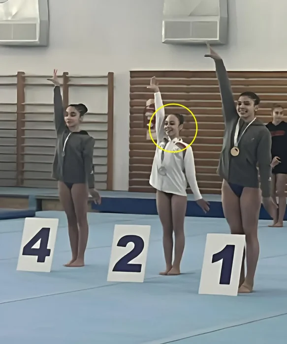 Martina Begnes siendo selecionada para representar al pais