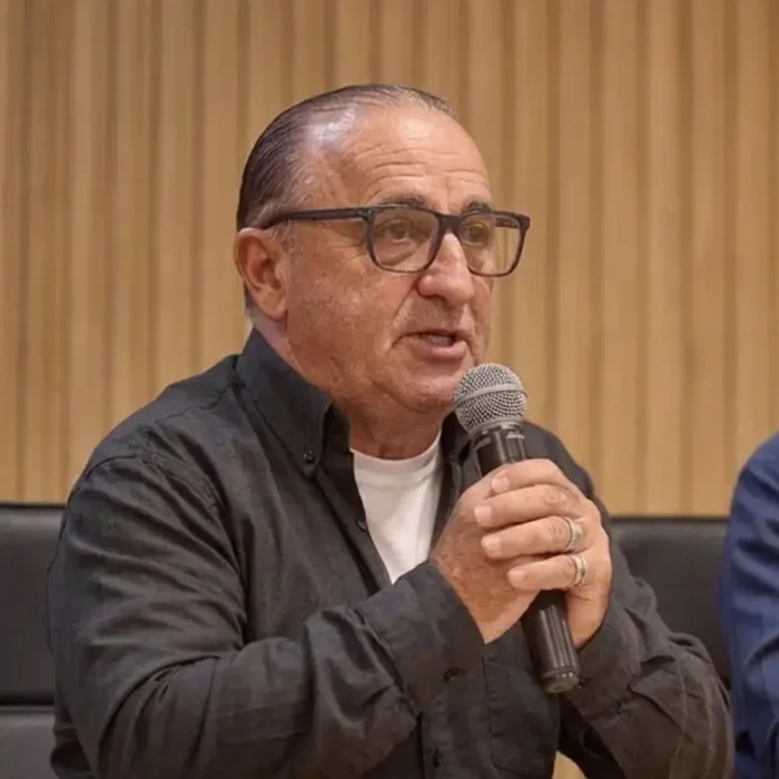 Oscar “Tony” Tomanelli durante la sesion de honor HCD.