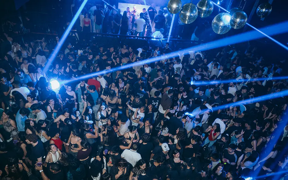 Llega a Loma Verde una popular fiesta itinerante de reggaetón antiguo