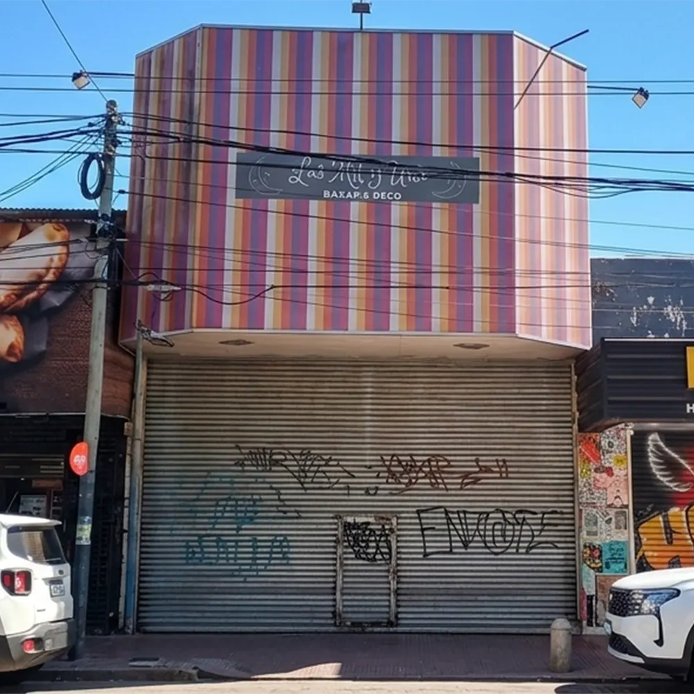 Facha del comercio Las Mil y Unas.