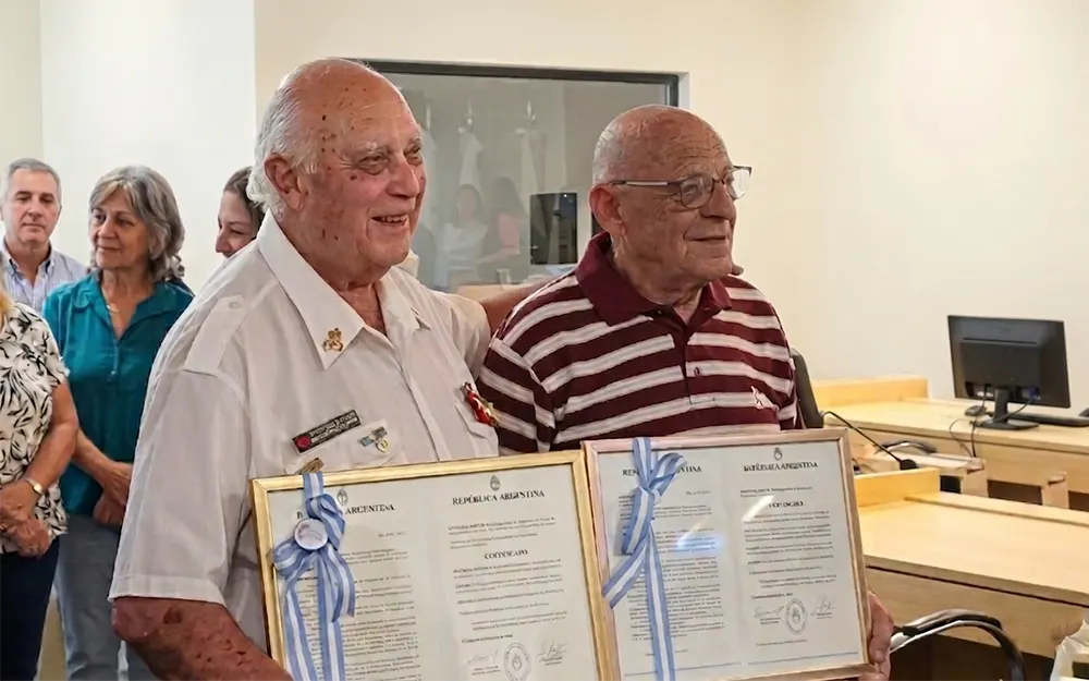 El Concejo Deliberante distinguió a dos históricos bomberos de Escobar