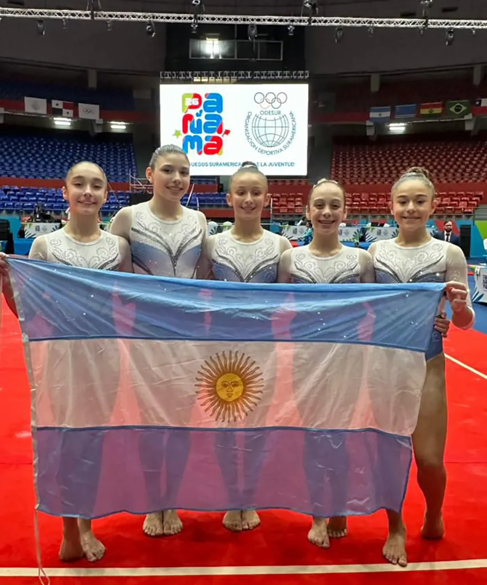 Equipo argentino de gimnasia que obtuvo la medalla de bronce en los Juegos Suramericanos