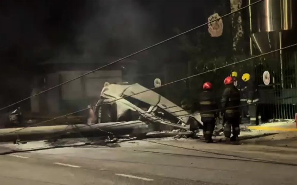 Accidente fatal en la ruta 25: un conductor murió tras chocar contra un poste
