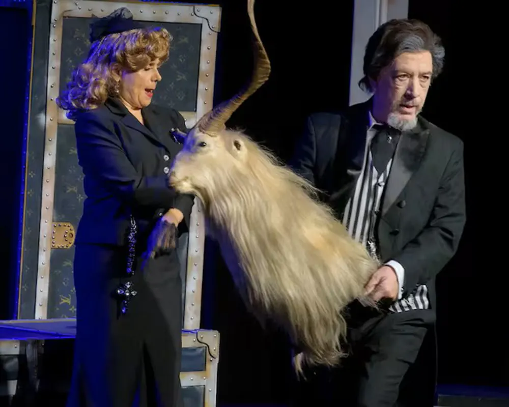 Diego Capusotto y Andrea Politti en una escena de la obra Tirria.