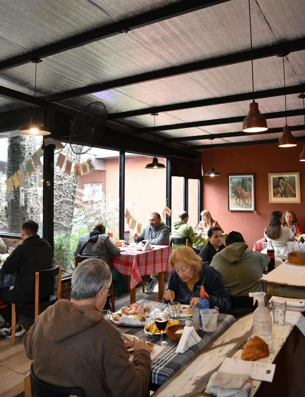 Sal&oacute;n del bodeg&oacute;n Tras Cart&oacute;n.