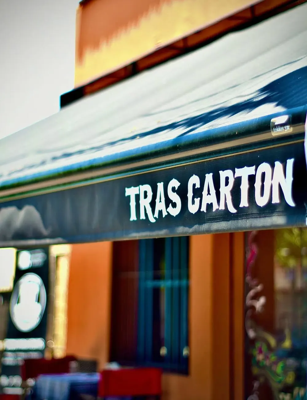 Cartel del bodeg&oacute;n de Matheu.