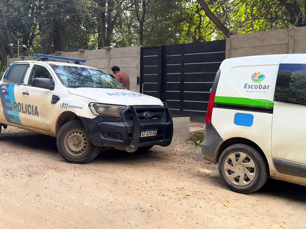 Personal de la Subcomisar&iacute;a de Loma Verde y agentes de la Subsecretar&iacute;a de Inspecci&oacute;n del Municipio.