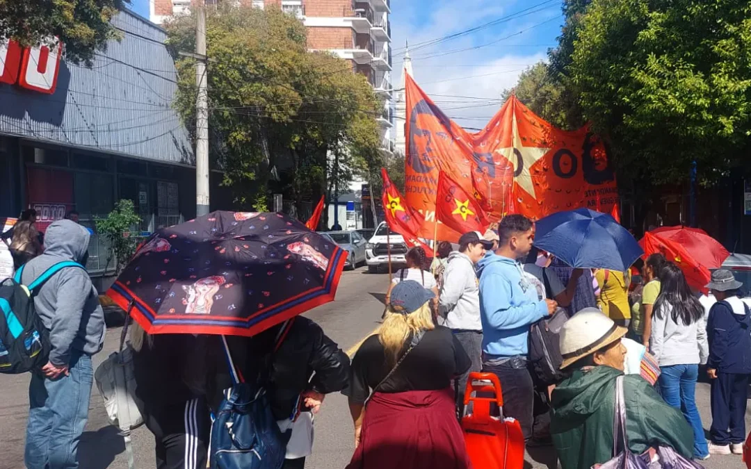 Manifestación en el centro de Escobar: reclamaron mercadería para comedores