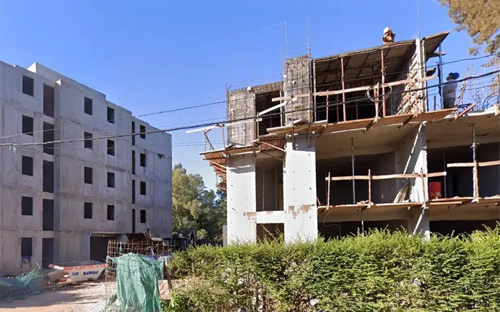 Un operario se cayó de un edificio en construcción en Loma Verde
