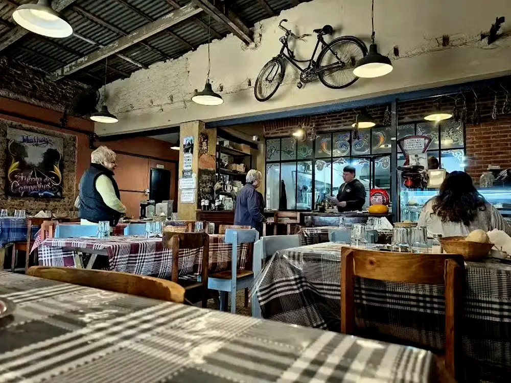 Sal&oacute;n del bodeg&oacute;n Tras Cart&oacute;n.