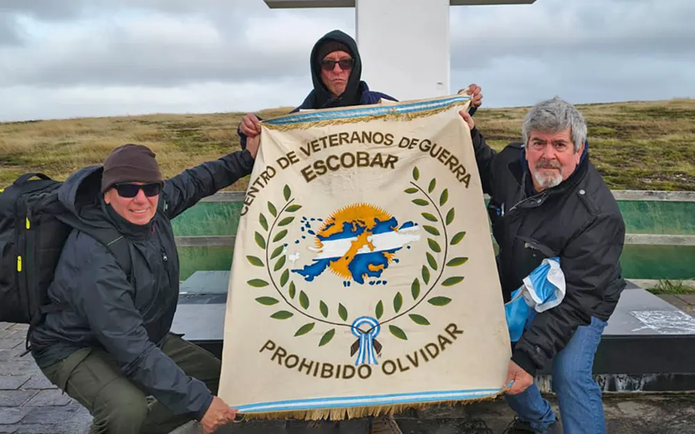 Volver a Malvinas: la emotiva experiencia de tres escobarenses