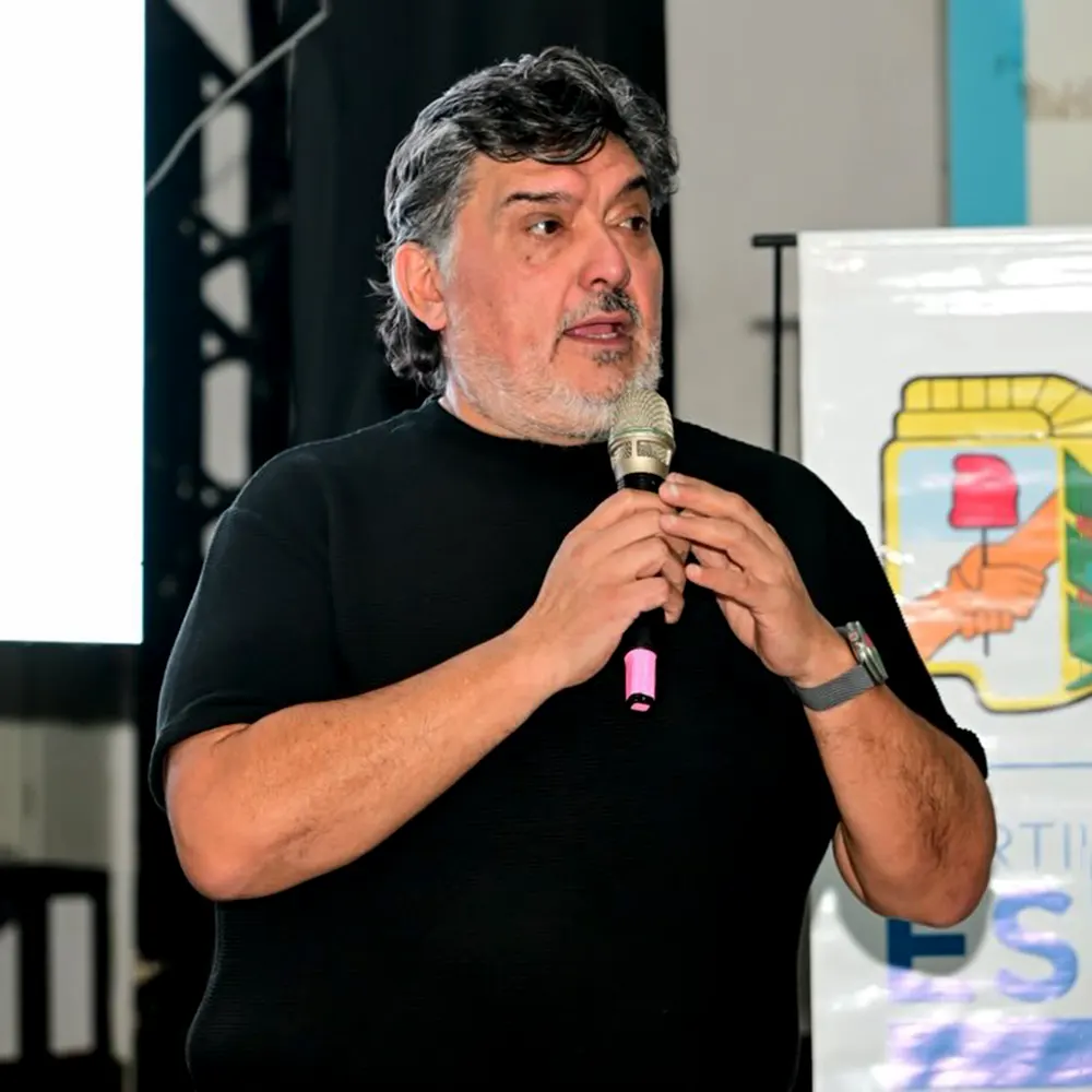 Javier Rehl habla en el inicio del acto
