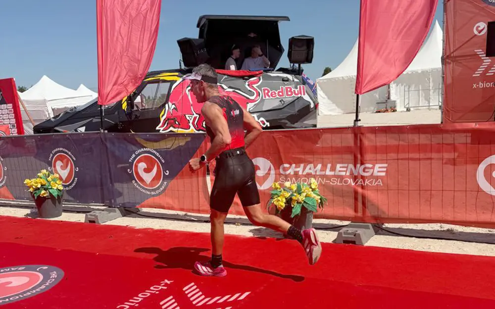 Desafío extremo: un atleta escobarense completó el Ironman 70.3 de Eslovaquia
