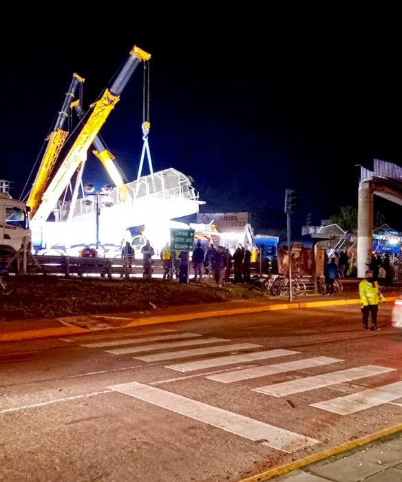 El operativo demand&oacute; maquinaria pesada, iluminaci&oacute;n especial y decenas de trabajadores sobre la Panamericana