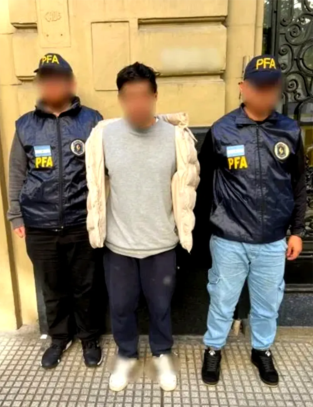 Detenidos por robo a un bazar de Gar&iacute;n.