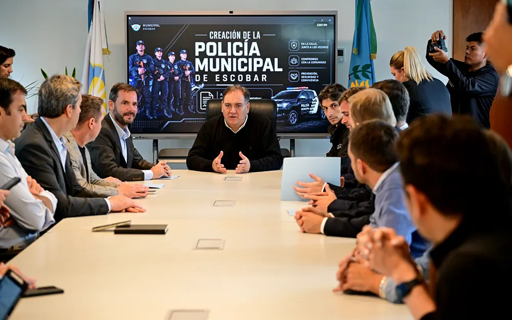 Escobar recibió al ministro de Seguridad provincial y a 11 intendentes bonaerenses