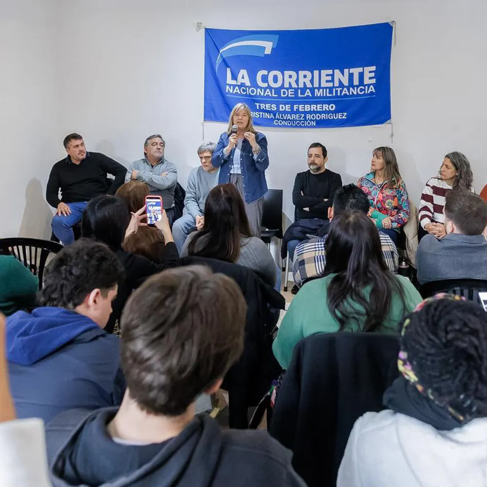 Cristina &Aacute;lvarez Rodr&iacute;guez habla ante la militancia