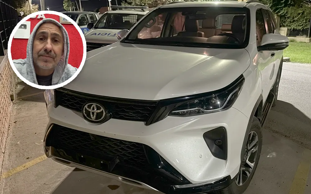 Cuatro delincuentes asaltaron y golpearon a un empresario en Loma Verde