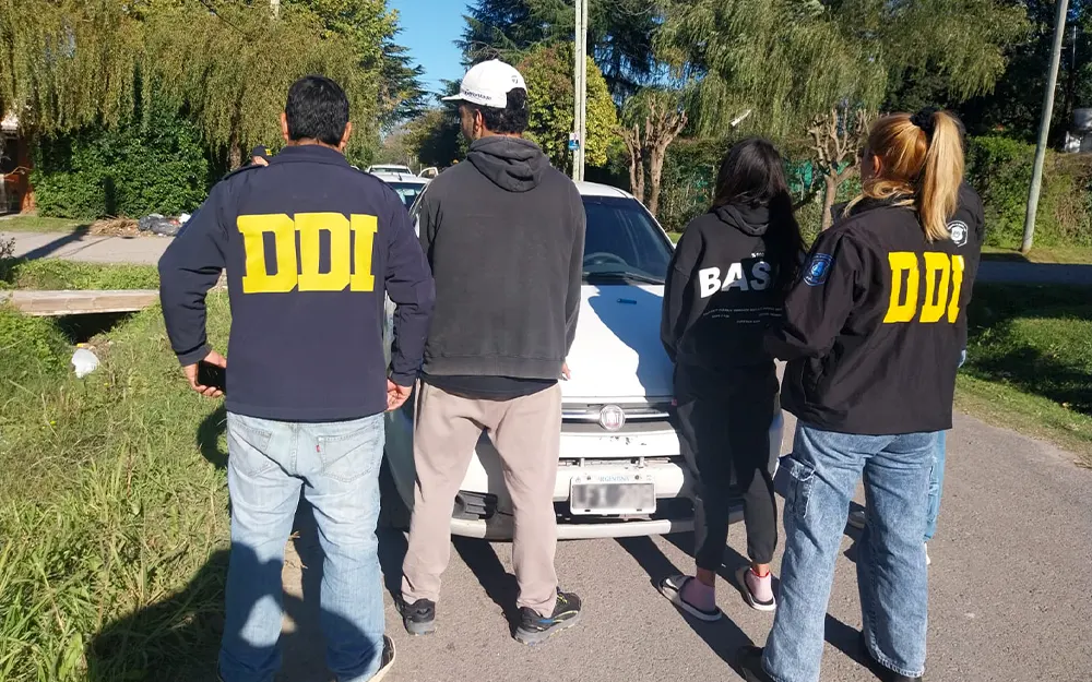 Detienen en Savio a una pareja acusada de asaltar a choferes de Uber y DiDi