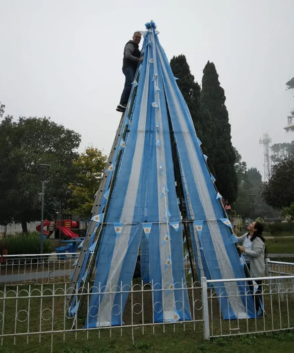 Armado de las esctructura en celebración del mun