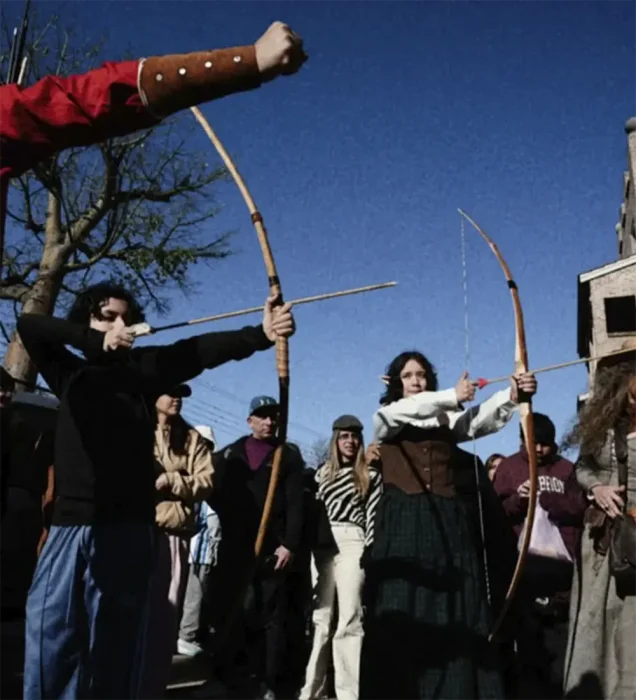 Pr&aacute;ctica de arqueros, en la feria medieval.