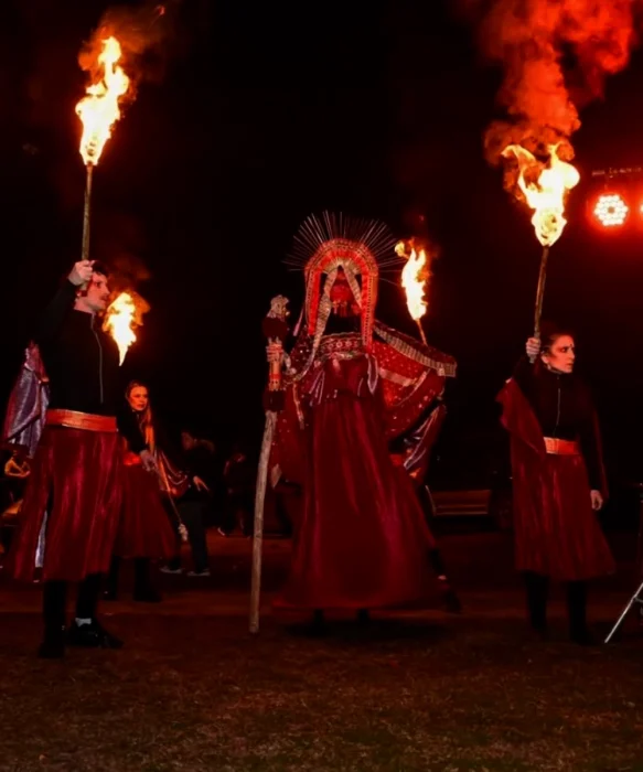 Representaci&oacute;n art&iacute;stica: Agni, El fuego que animal, 