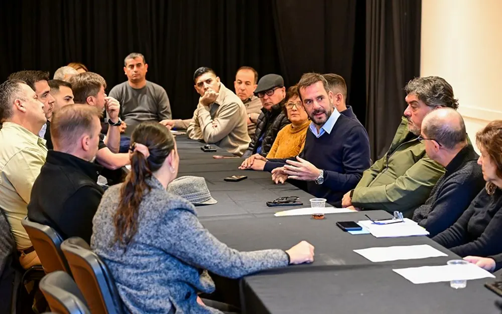 Sujarchuk reunido con referentes religiosos de Escobar