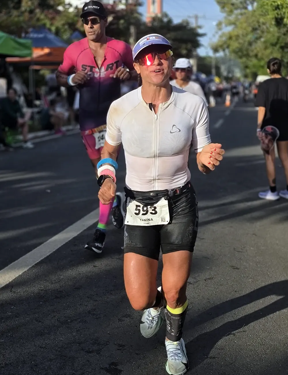 Yanina Minaglia corriendo en Florian&oacute;polis