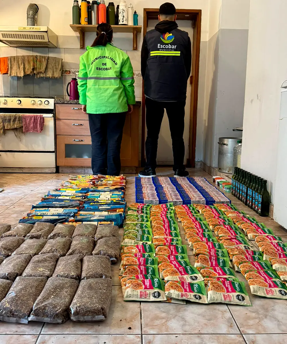 Alimentos vencidos en el centro de Maschwitz.