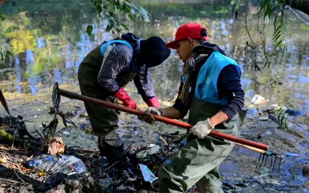 El Municipio y Consultatio intervienen un sector crítico del arroyo Escobar