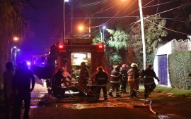 Una vivienda en Ingeniero Maschwitz, quedó totalmente destruida por un voraz incendio.